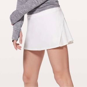 LULULEMON Play off the Pleats Skirt - WHITE